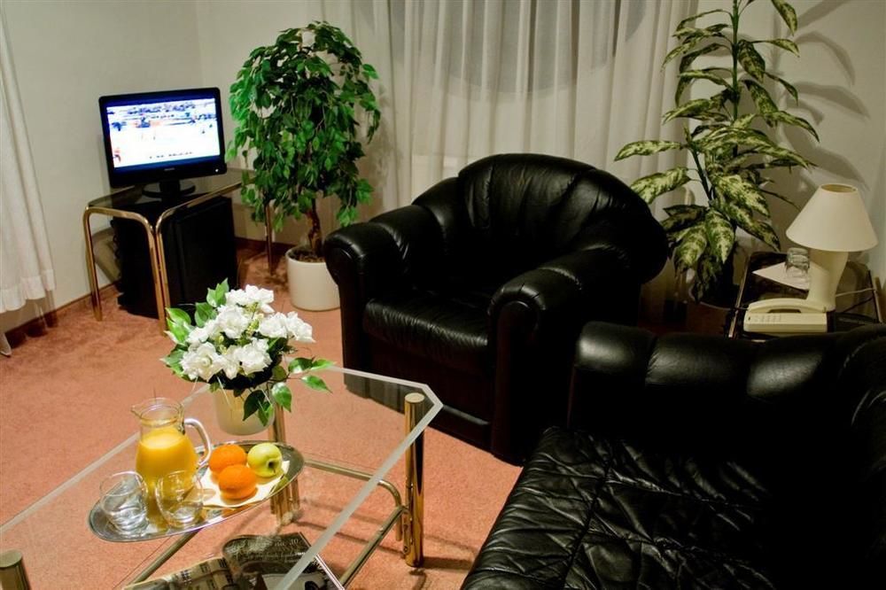 Interhotel America Pisek  Luaran gambar