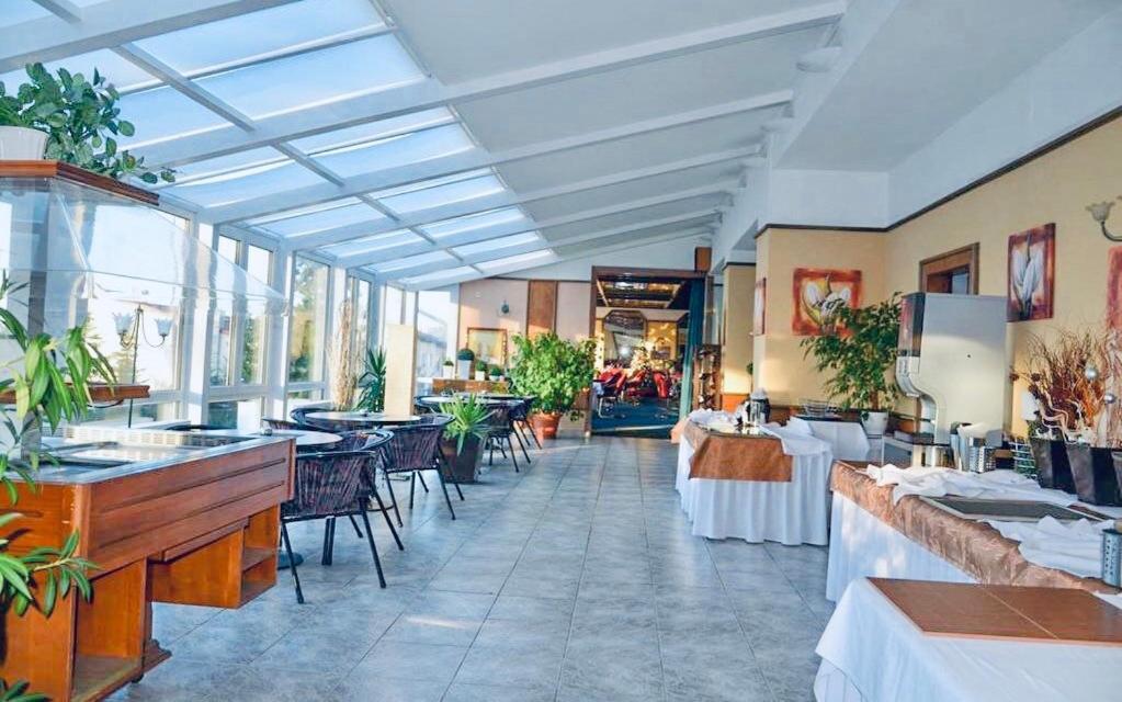 Interhotel America Pisek  Luaran gambar